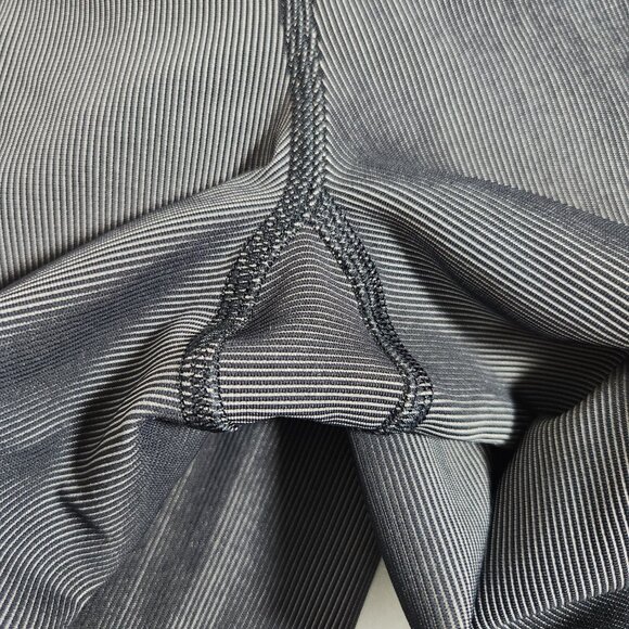 Lululemon Base Pace High-Rise Running Two Toned Ribbed Tight Size 8 - Picture 16 of 16